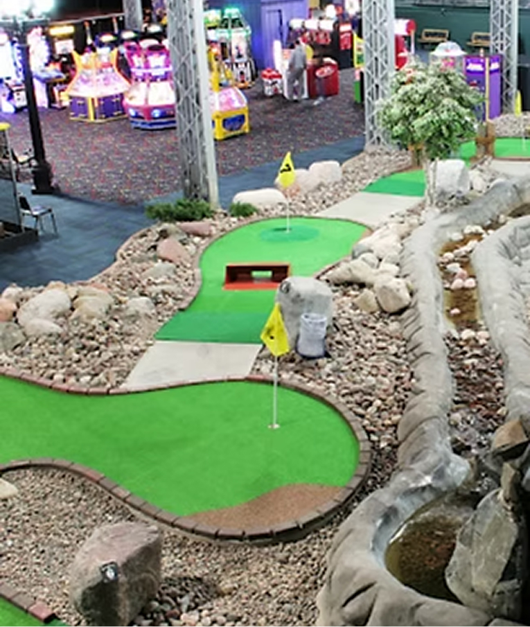 Indoor mini golf course and arcade for family entertainment near Two Harbors